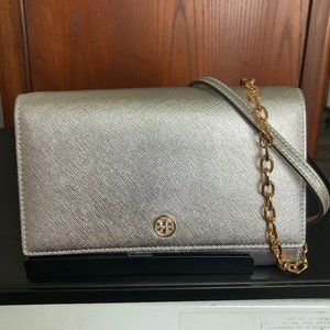 Always Stylish Robinson Chain Wallet